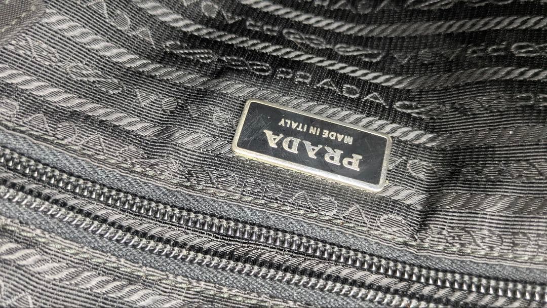 PRADA プラダ ナイロン ショルダーバッグ ブラック 三角ロゴ 正規品