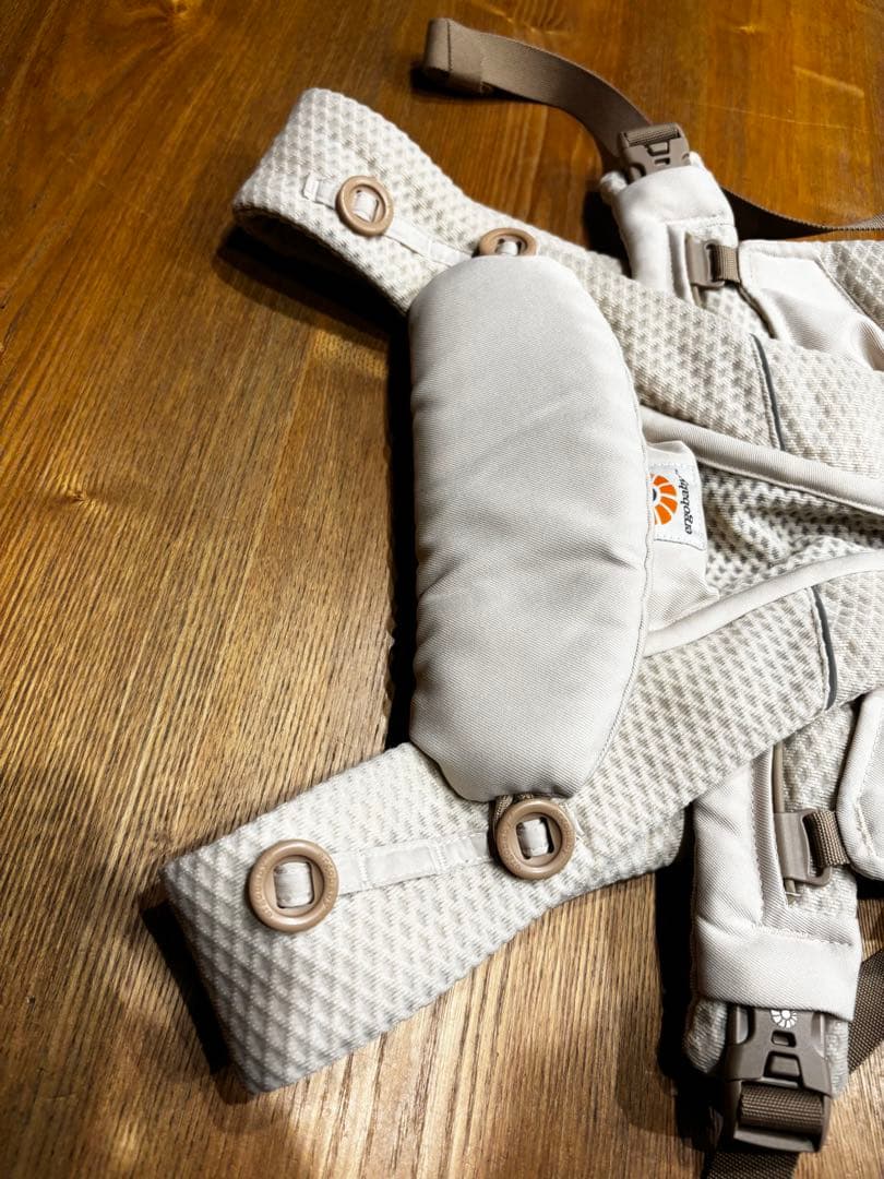 S.N　エルゴベビー オムニ ブリーズ　ナチュラルベージュ