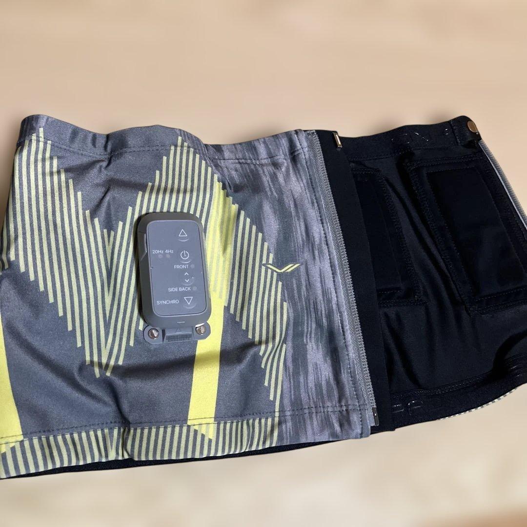 美品Sサイズ　シックスパット　パワースーツコアベルト、コントローラ付