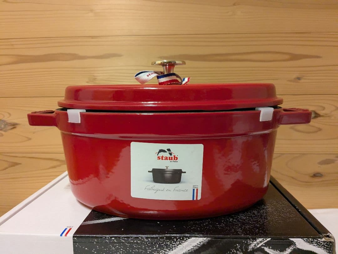 【未使用】ストウブ(Staub)　ピコ ココット オーバル チェリー 23cm