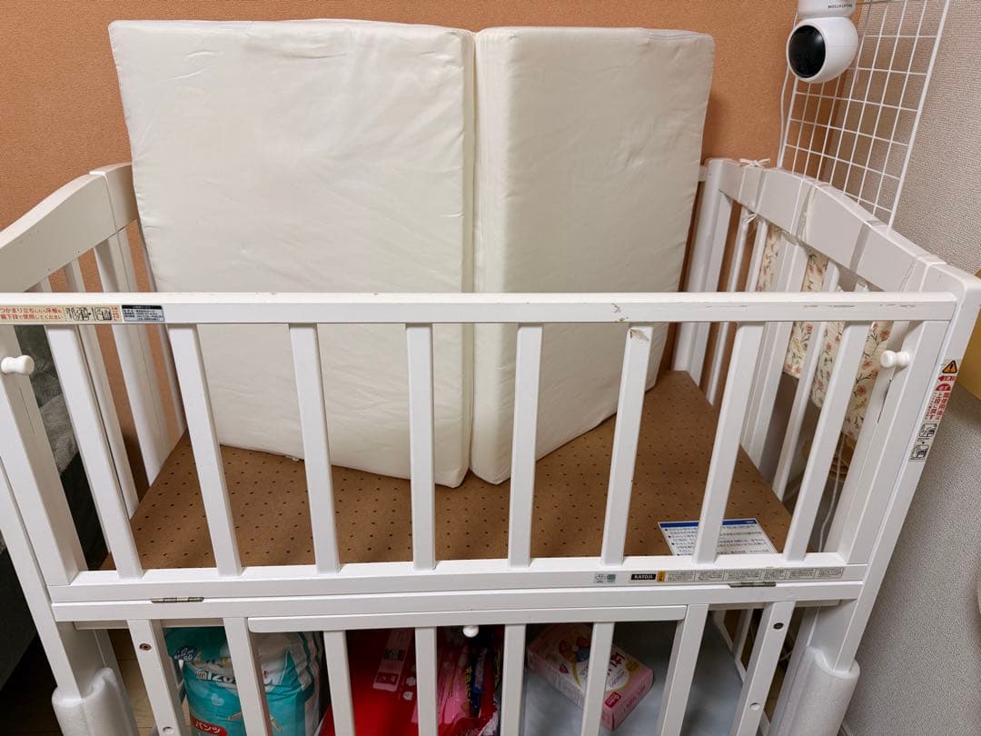 カトージ　ベビーベッド　折り畳み　3段高さ調節　ホワイト　白　ミニ　木製