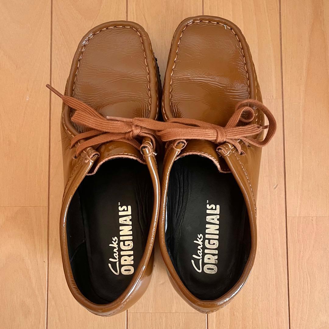 CLARKS ORIGINALS クラークス ワラビー パテントレザー ブラウン