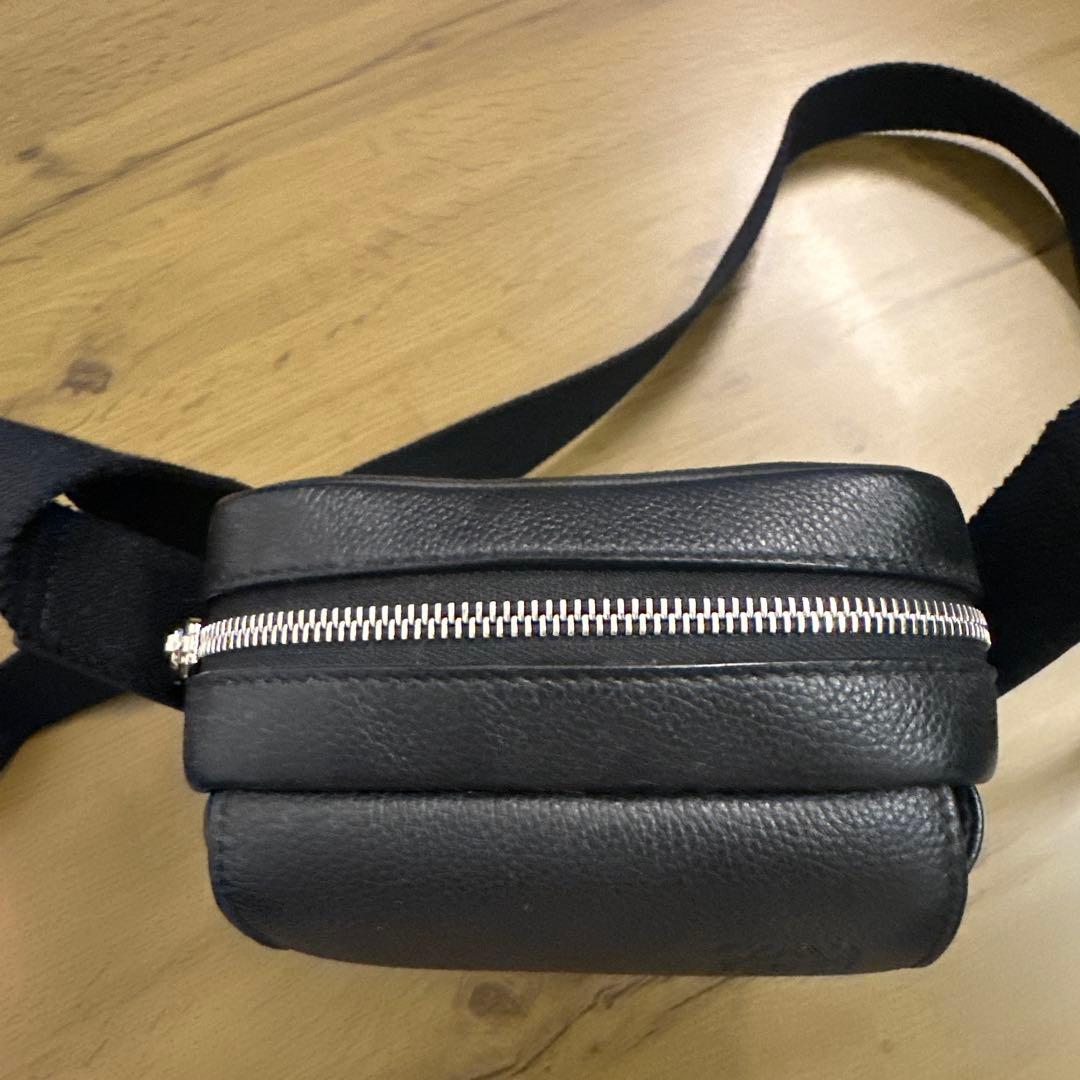 LOEWE ブラック ショルダーバッグ