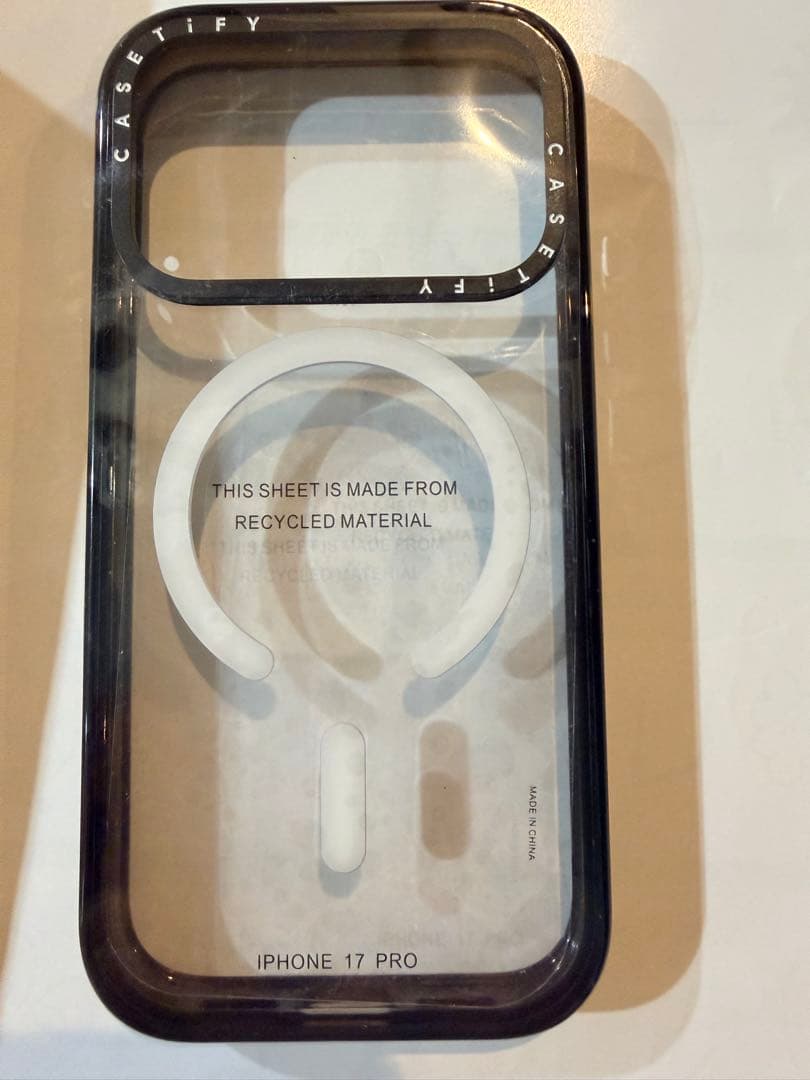 【美品】iPhone17Pro ケース ［CASETiFY］クリア