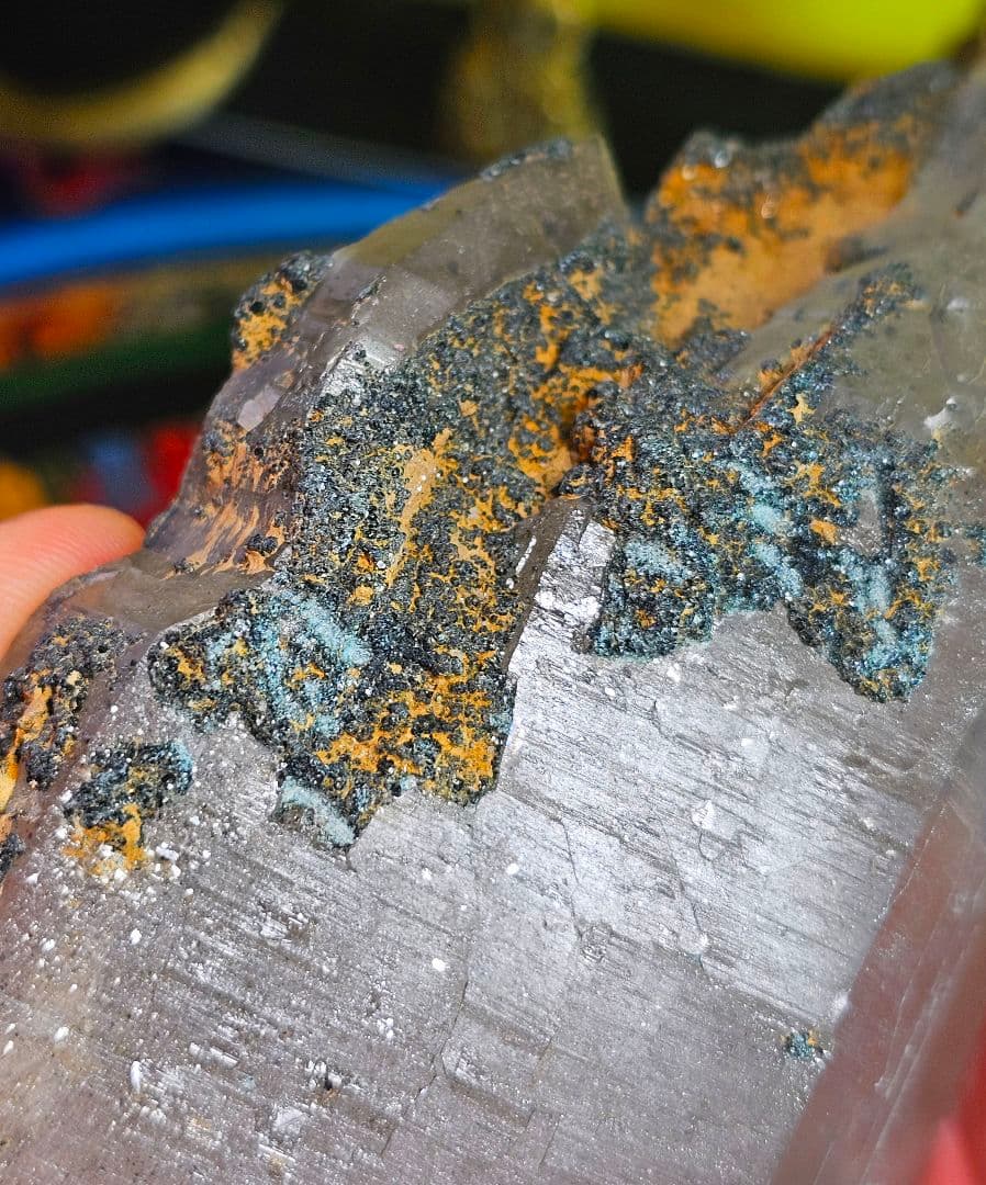 クローライトが付着した‼️ガネーシュヒマール水晶の原石