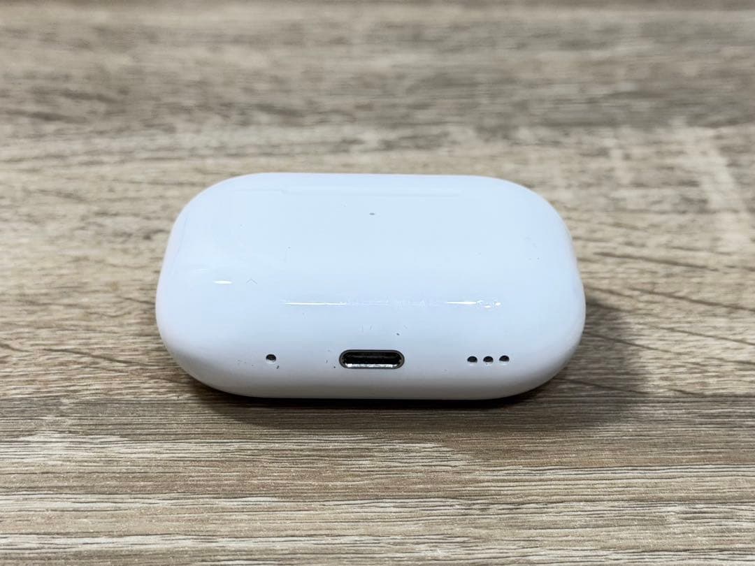 AirPods Pro 2 本体とAzlaイヤーチップ 2セット