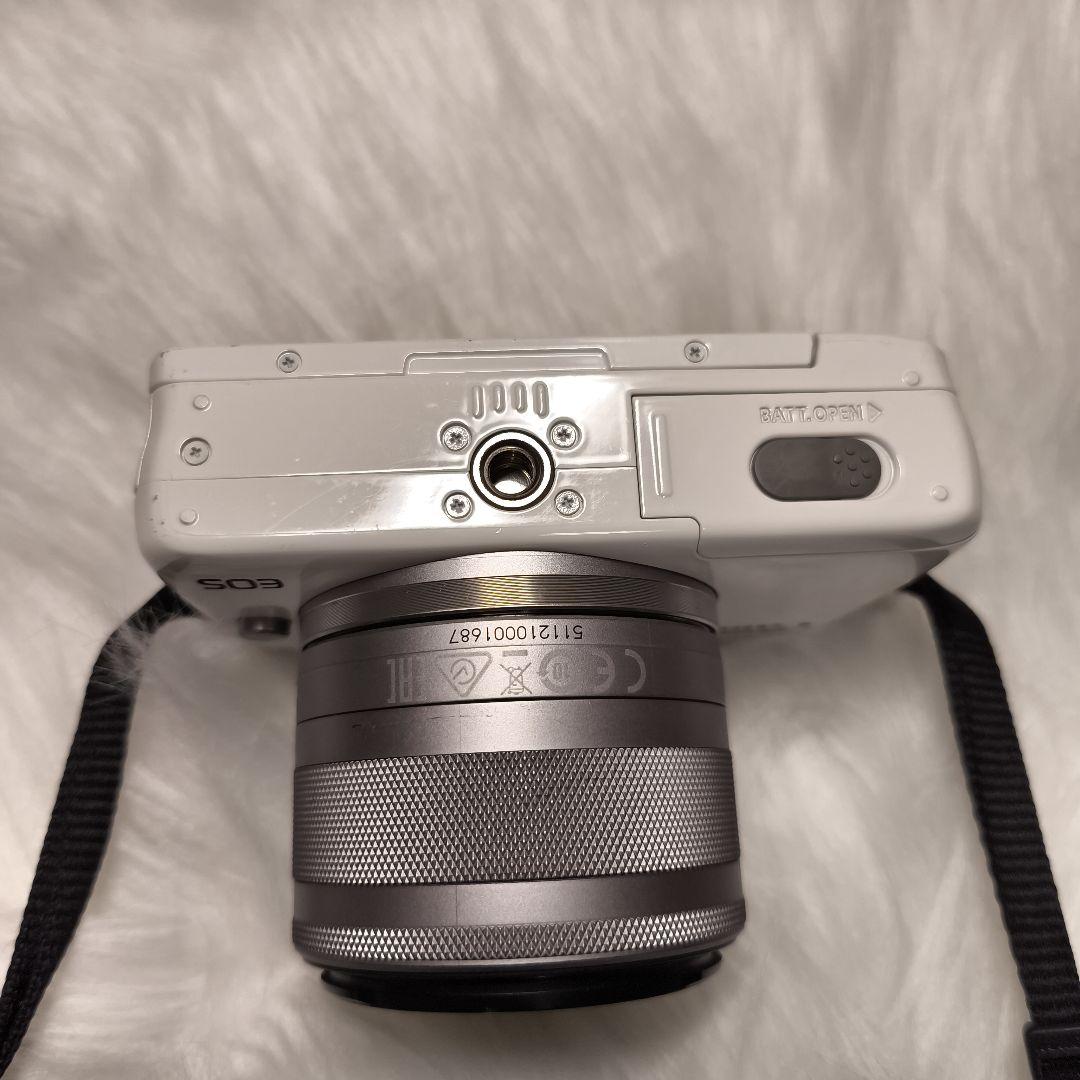 Canon EOS M10 ホワイト 15-45mmレンズ付き
