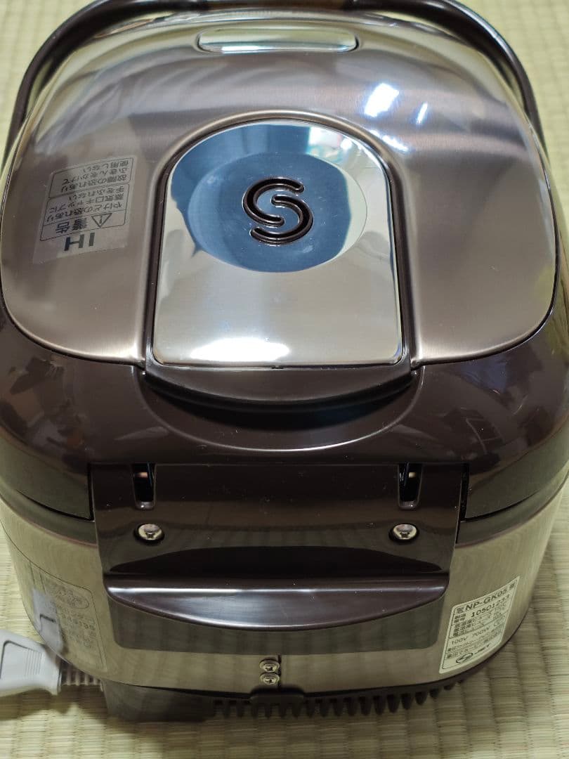 Zojirushi NP-GK05 極め炊き 炊飯器 3合