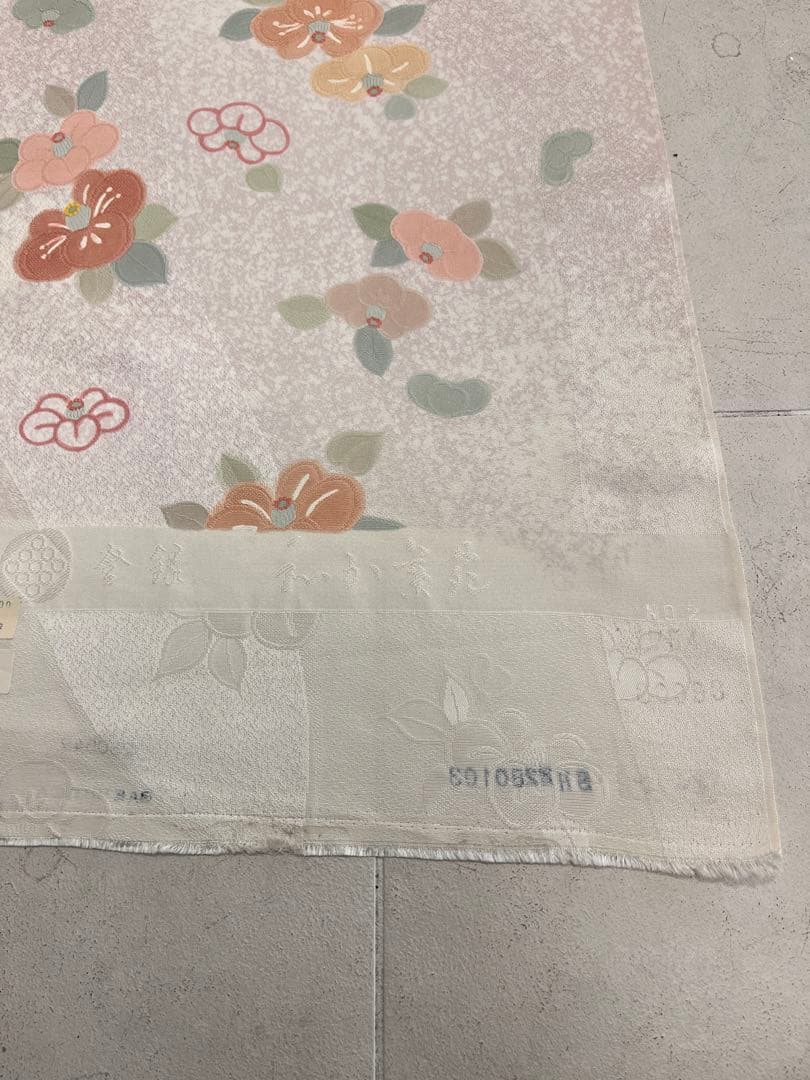 小紋　着尺　反物　淡いピンクに花　新品