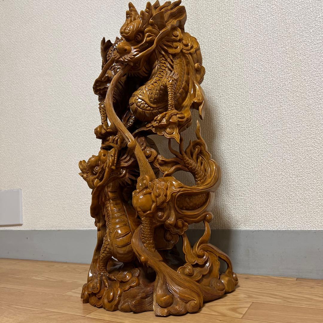 木製龍彫刻
