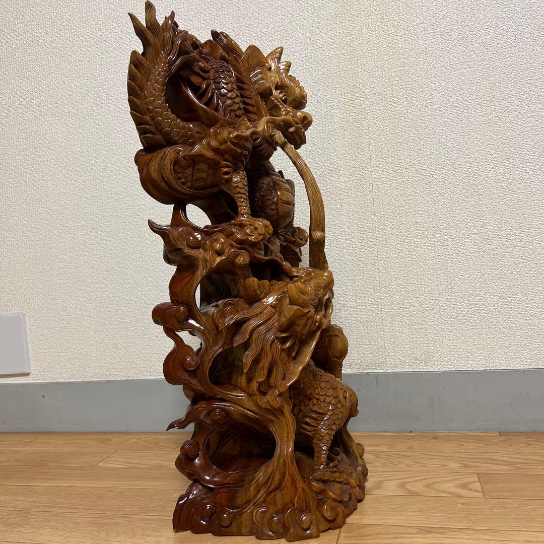 木製龍彫刻