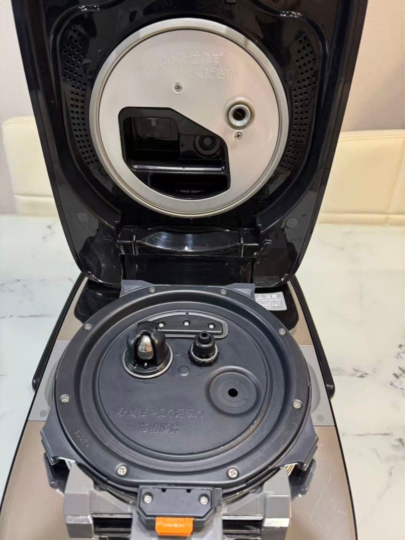 象印　圧力IH炊飯ジャー炎舞炊き 型名NW-LA10型色柄BZ