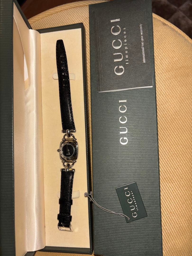 GUCCI 1100L レディース腕時計 デッドストック 箱付【未使用・電池切れ