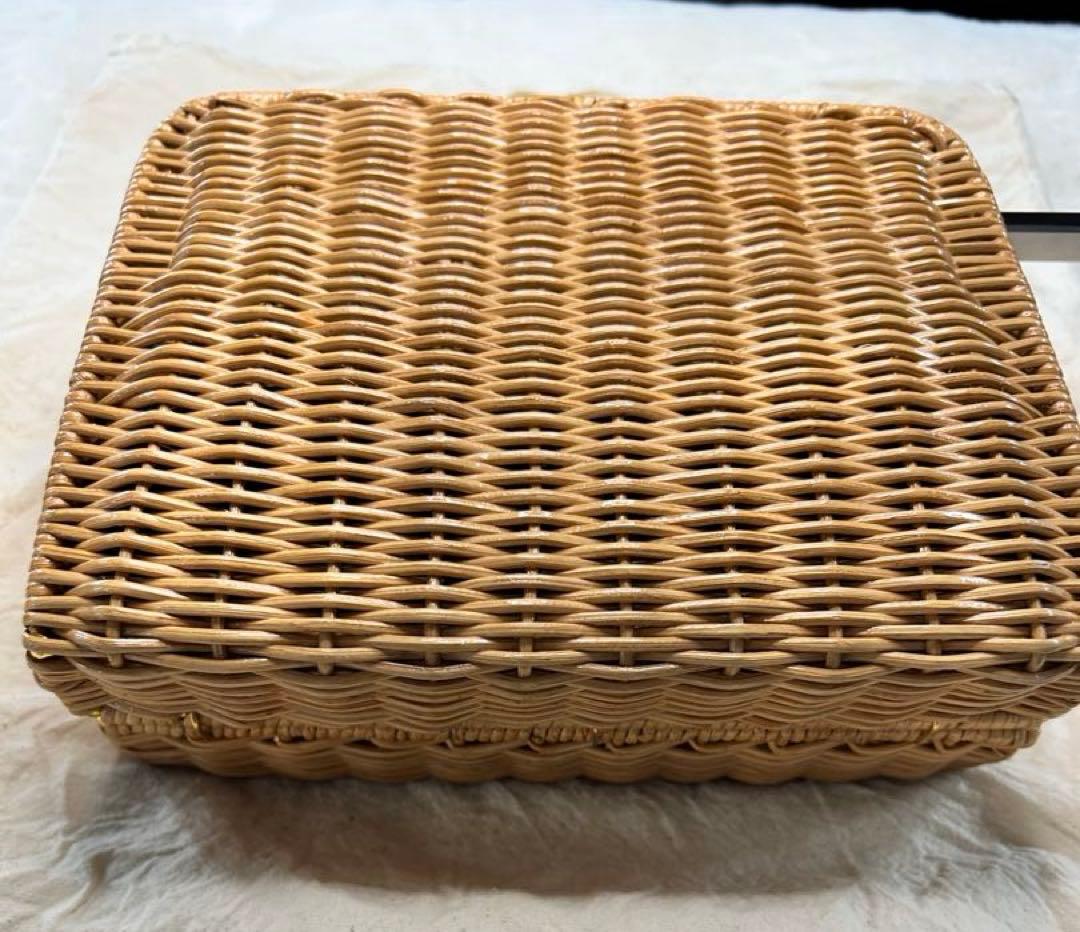 ☆美品　フェラガモ　チェーンかごショルダーバッグ☆夏