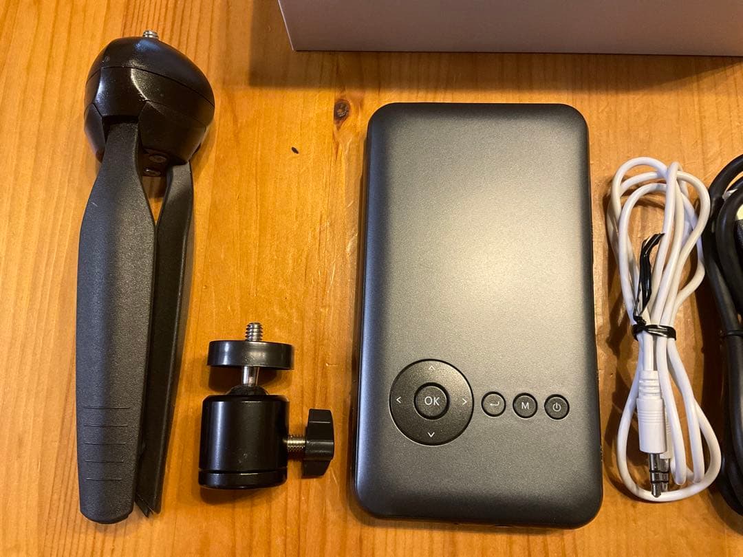 専用　カベーニ モバイル プロジェクター 小型 ワイヤレス　ブラック