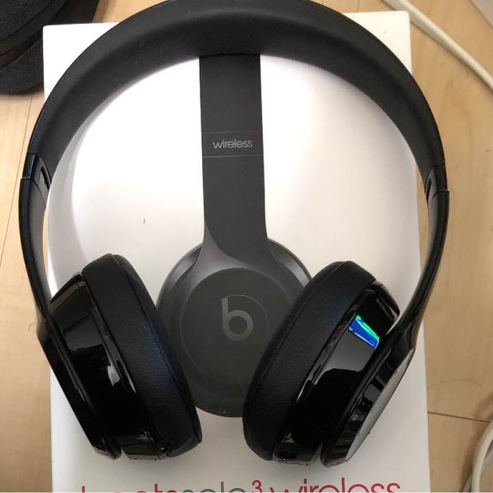 ヘッドホン beats solo3 wireless