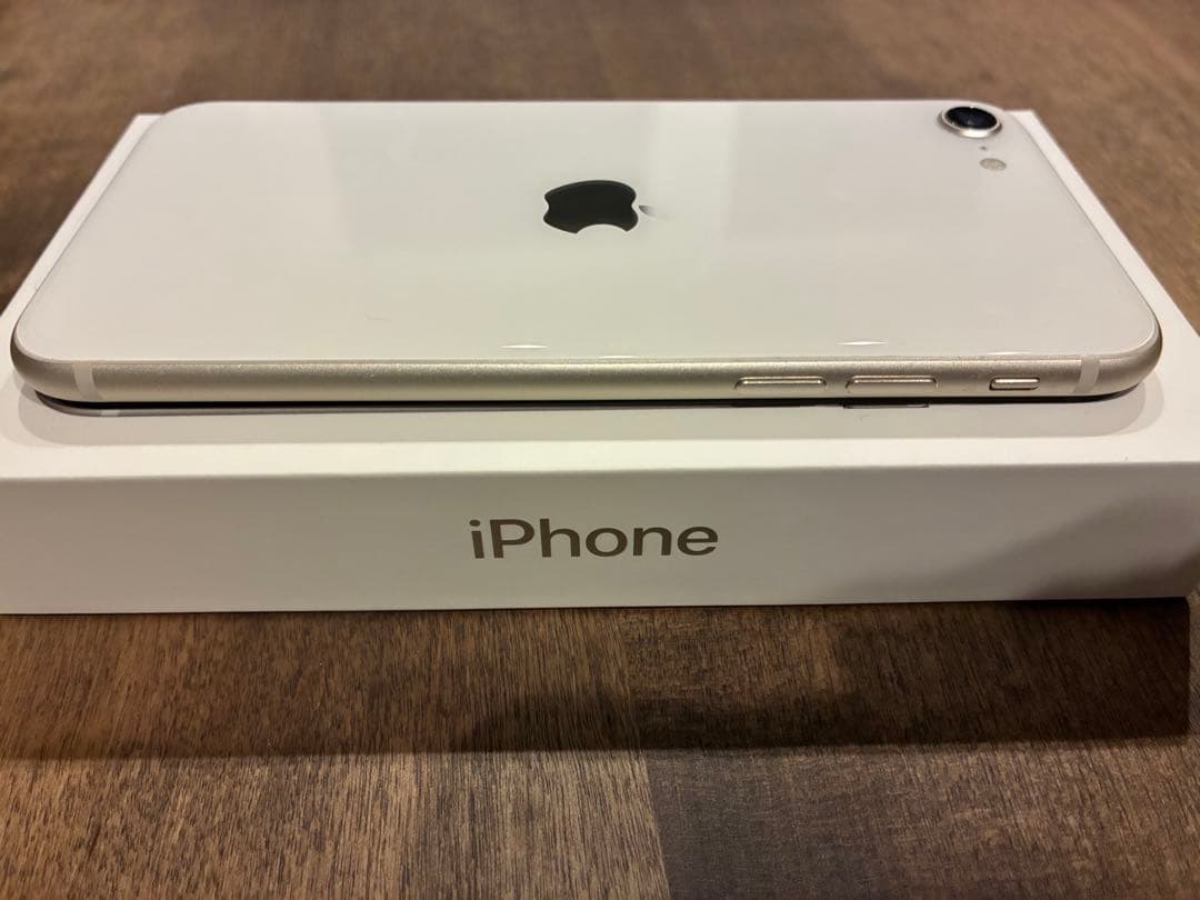 （美品）Apple iPhone SE (第3世代) 128GB ホワイト