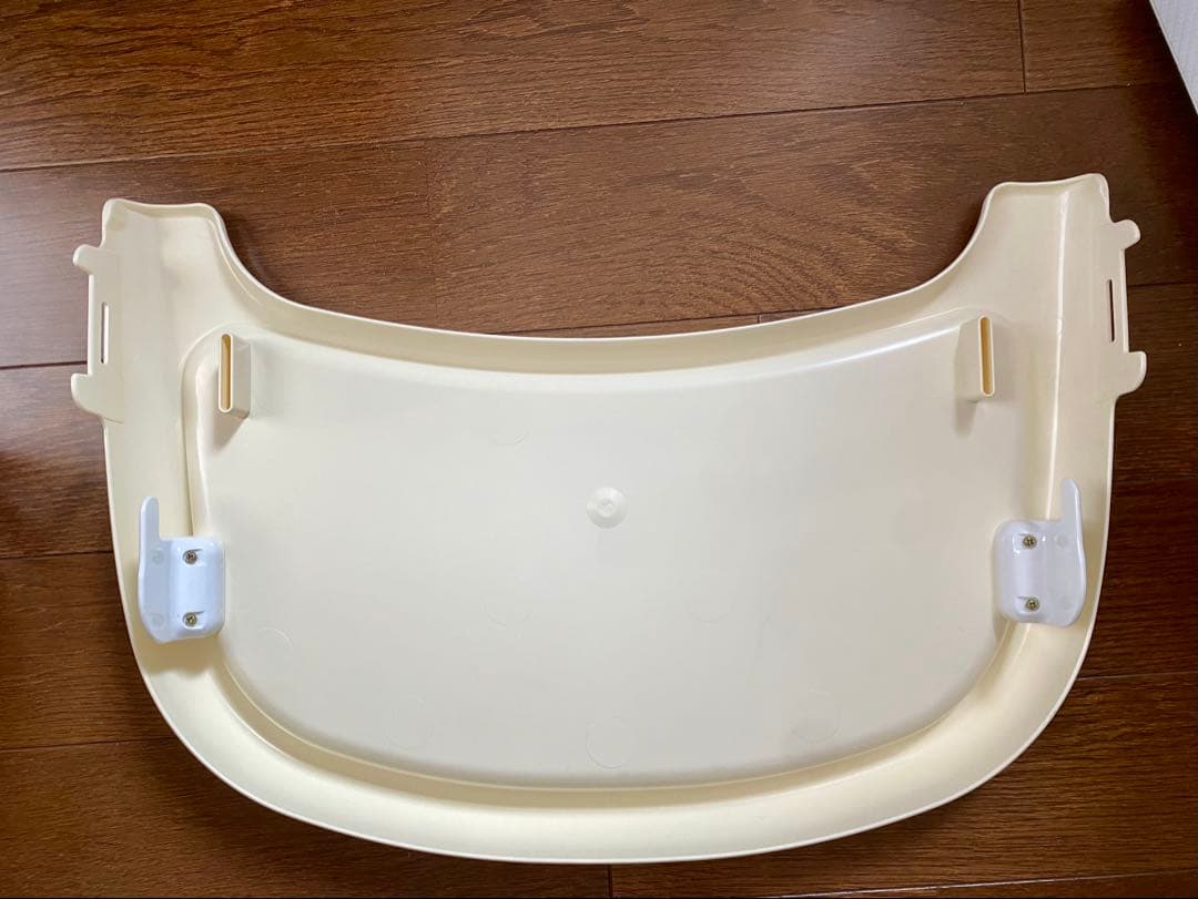 コンビ　プルメアS （ベビーラック　ローチェア　食事イス）