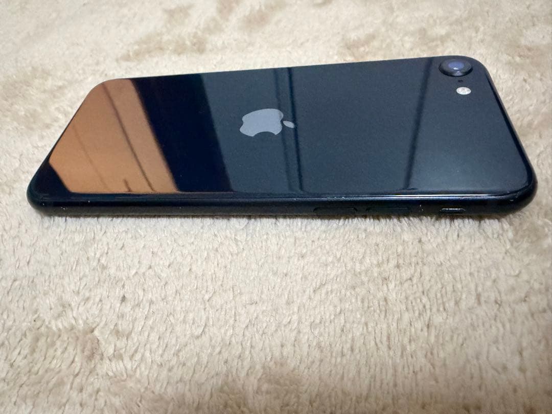 【第三世代】Apple iPhoneSE 64GB SIMフリー 本体のみ
