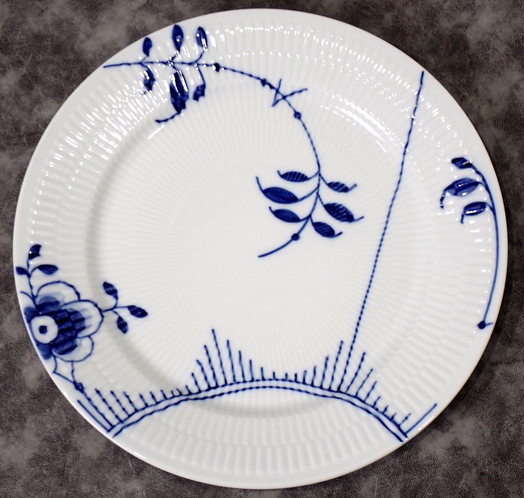 新品 ロイヤル コペンハーゲン ブルーフルーテッド メガ プレート 627 花柄