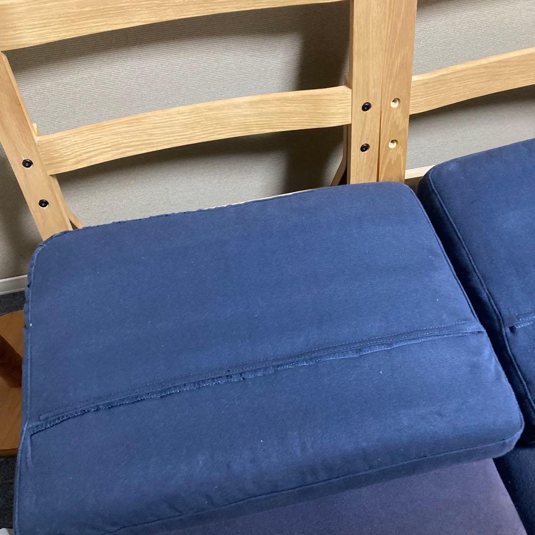 無印良品　リビングでもダイニングでもつかえるソファチェア　左