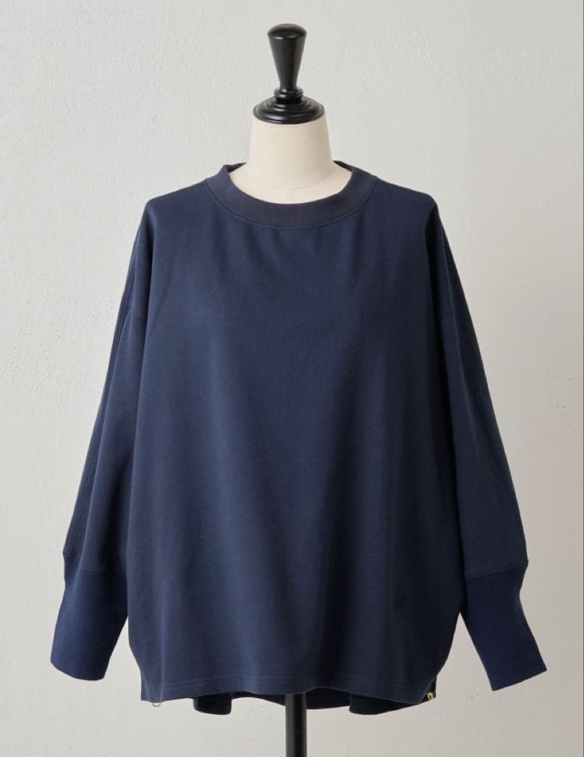 ビアズリー　BA刺繍入りドルマントレーナー ネイビー