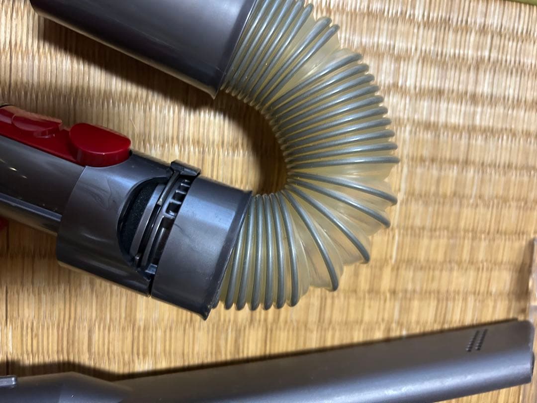 Dyson cyclone V10 fluffy+ 本体