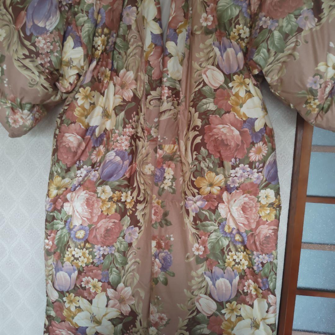 新品未使用　羽毛ダウン90%　着る毛布　花柄かいまき　フリーサイズ200x150