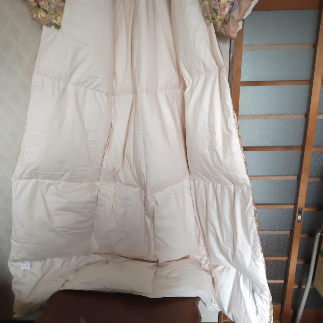 新品未使用　羽毛ダウン90%　着る毛布　花柄かいまき　フリーサイズ200x150