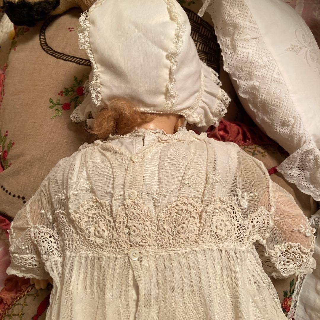 コンポディションドール白いレース付きドレス