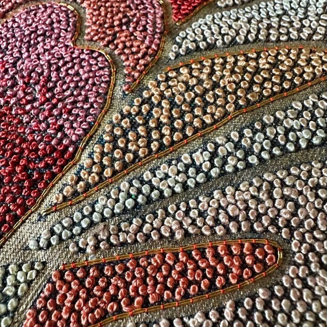 美品【袋帯】金通し 相良刺繍風 華文 唐花 紺×茶 グラデーション 424cm