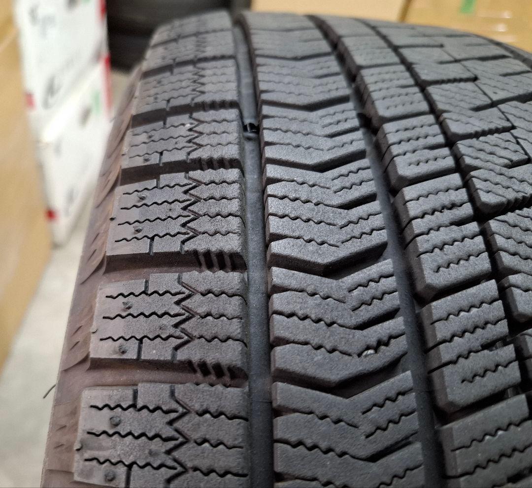 【ほぼ新品】トヨタ CH-R 純正 ホイールタイヤ ブリヂストン スタッドレス