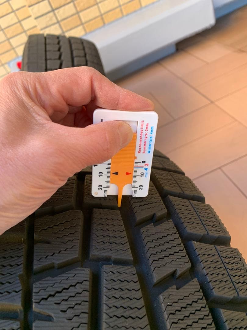 215/60R16スタッドレスWINTERMAX