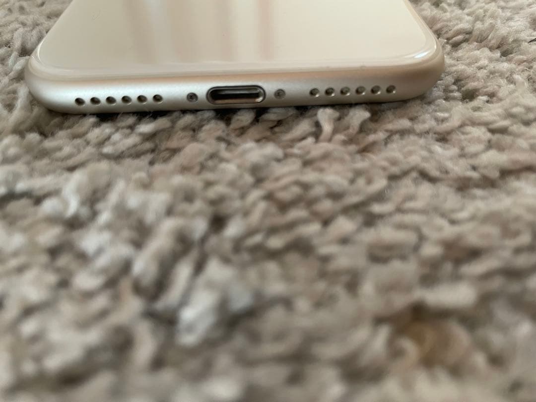 美品iPhone SE 第3世代 64GB simフリー スターライト