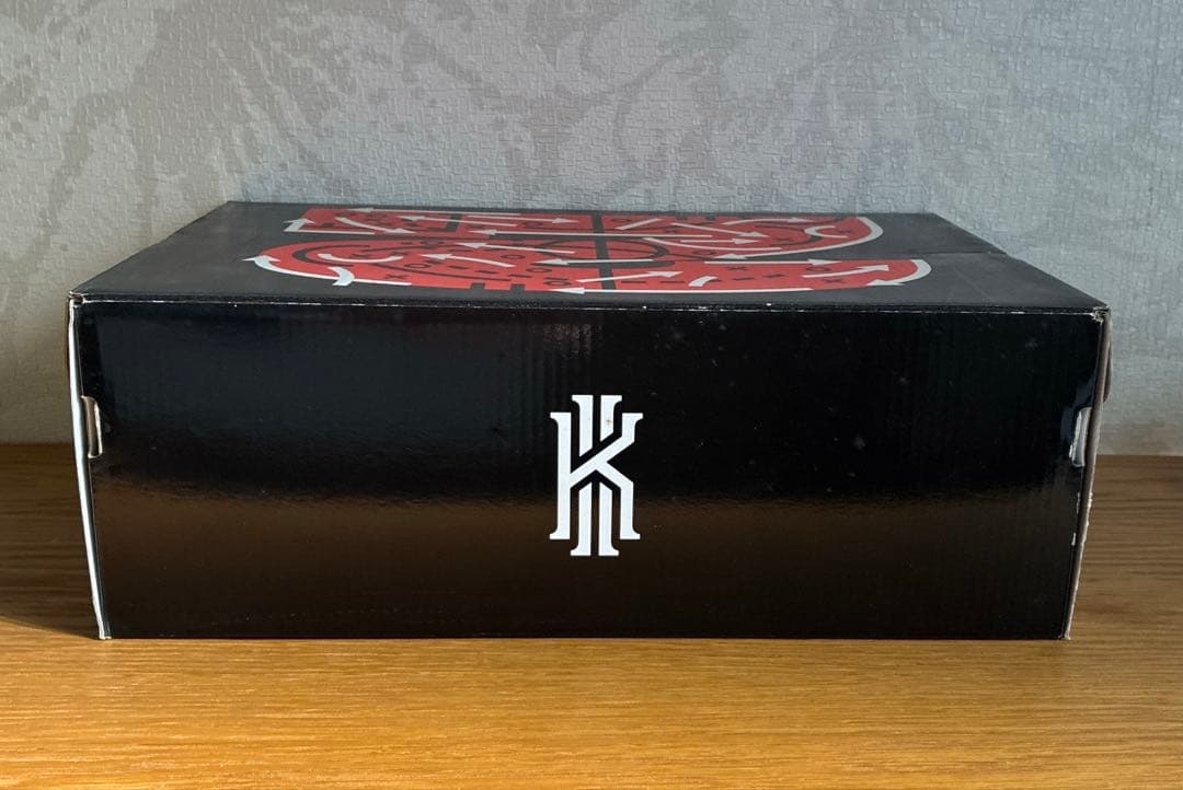 【新品未使用希少品】Nike カイリー2