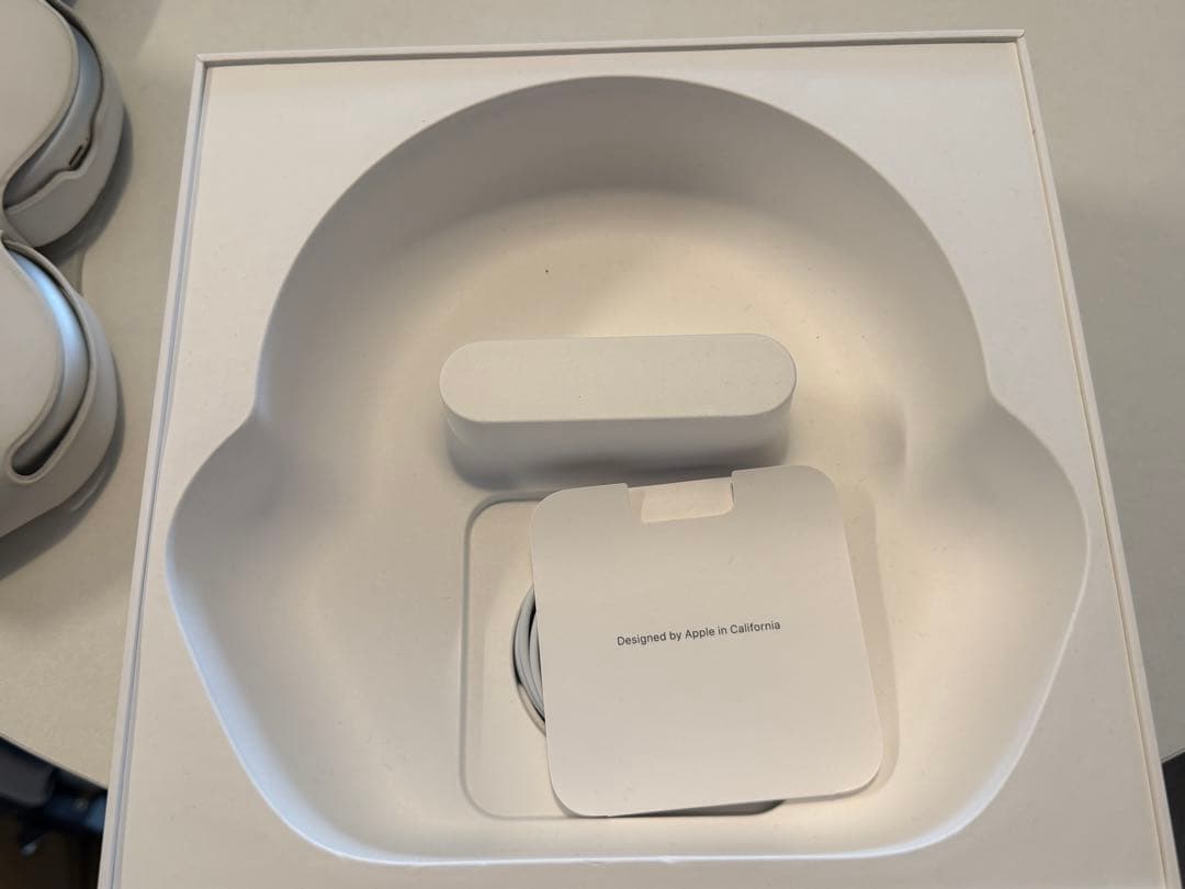 Apple airpods Max Lightningモデル