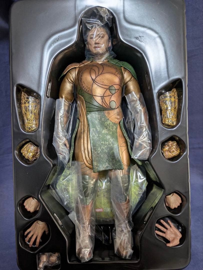 ホットトイズ エターナルズ 1/6スケールフィギュア ギルガメッシュ②