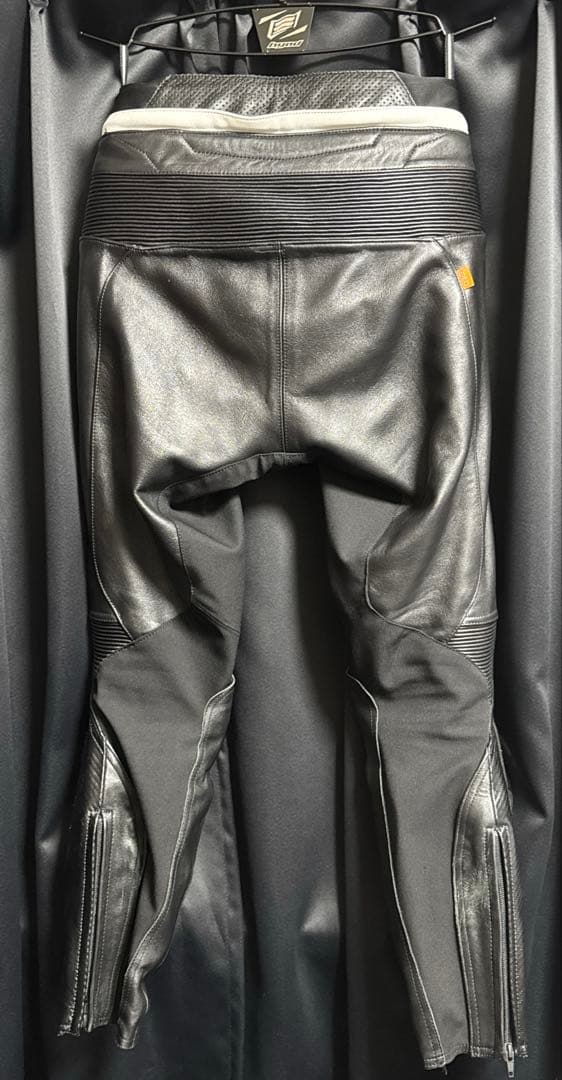 ぐ*ぅ様 HYOD ヒョードー レザーパンツ Mサイズ(ブーツイン)