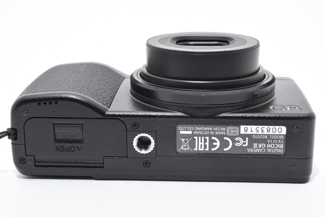 ■4239ショット！ほぼ新品■ リコー GRIII #C780