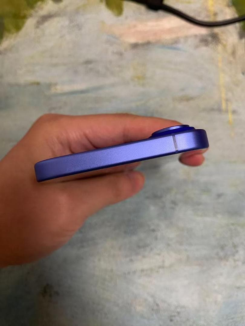 美品 iPhone 16 128G ウルトラマリン SIMフリー