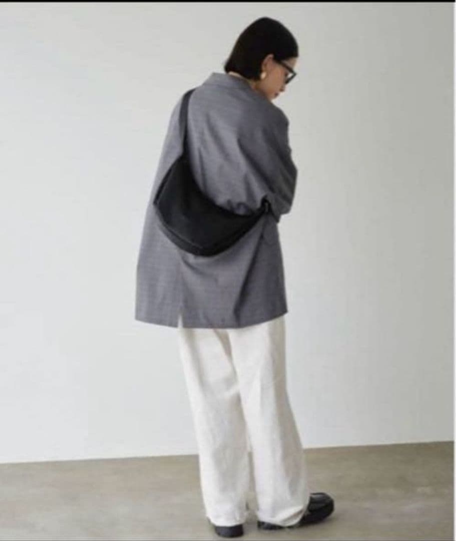 美品☆ラシット ナイロン ラウンドショルダーバッグ 金具シルバー