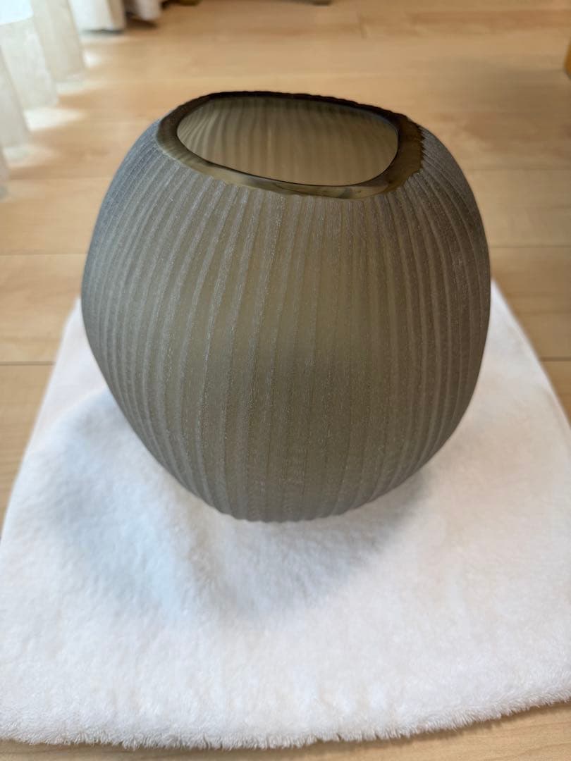 花瓶・フラワースタンド GUAXS NAGAA M / smokegrey