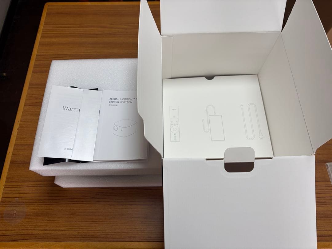 XGIMI HORIZON PRO 4Kプロジェクター本体