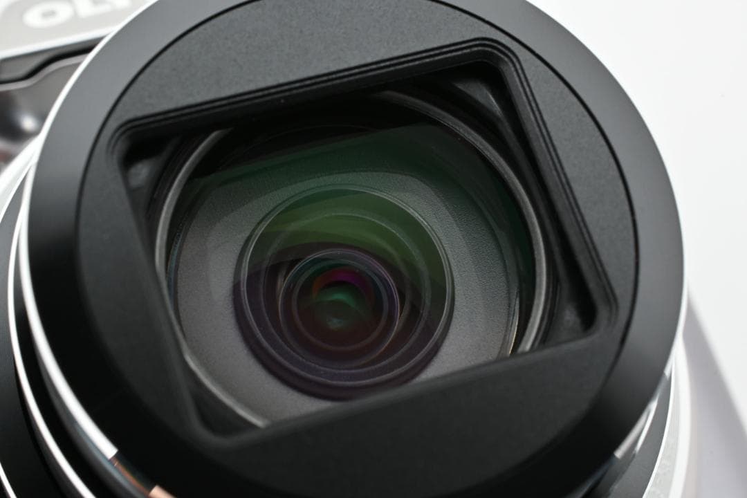 【極美品】OLYMPUS SZ-14 シルバー　ほぼ新品！