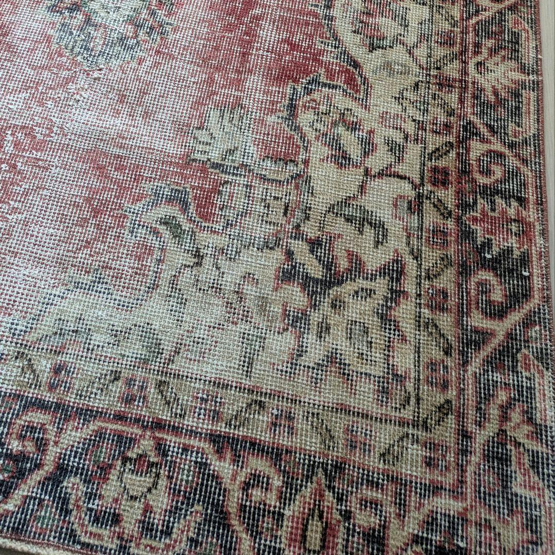 101×200 擦れた赤メダリオン　トルコヴィンテージラグ