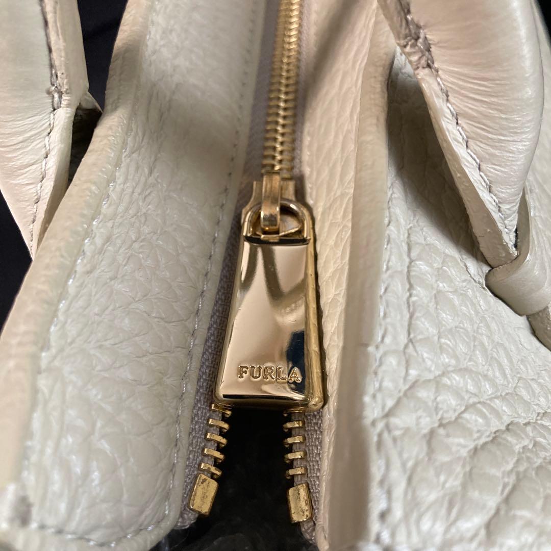 美品　フルラ　カプリッチョS 2wayバッグ　シボ革　グレージュ　イタリア製