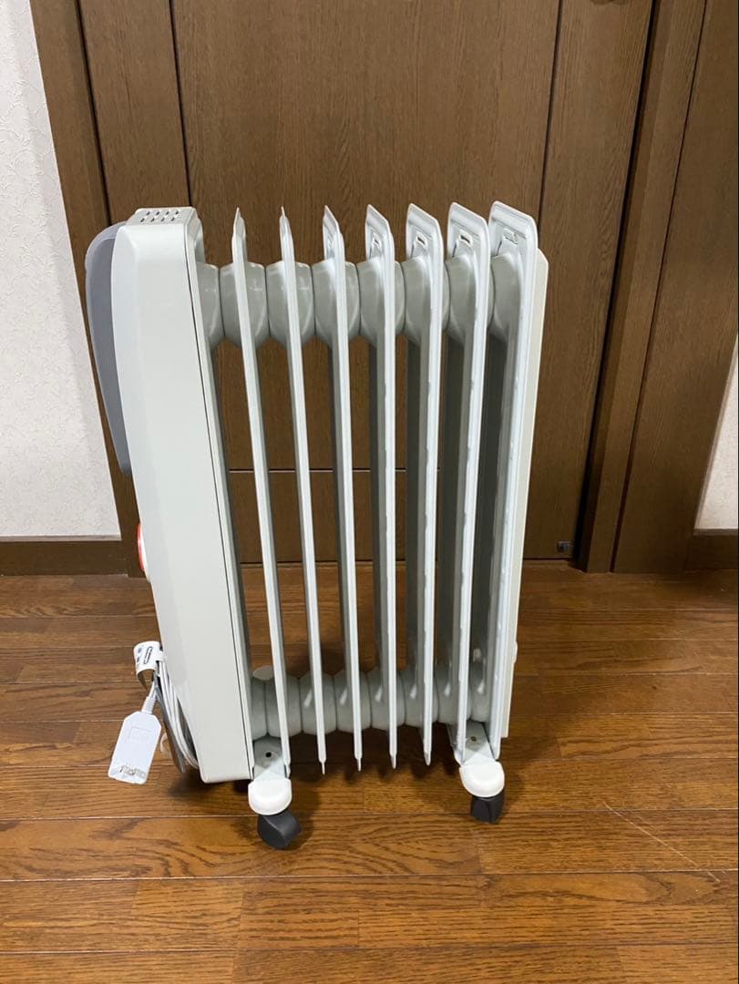 デロンギ　オイルヒーター　8〜10畳用
