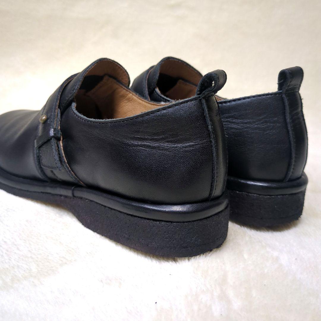 SAYA【美品】23.5 ベルトデザイン スリッポンシューズ レザー　黒
