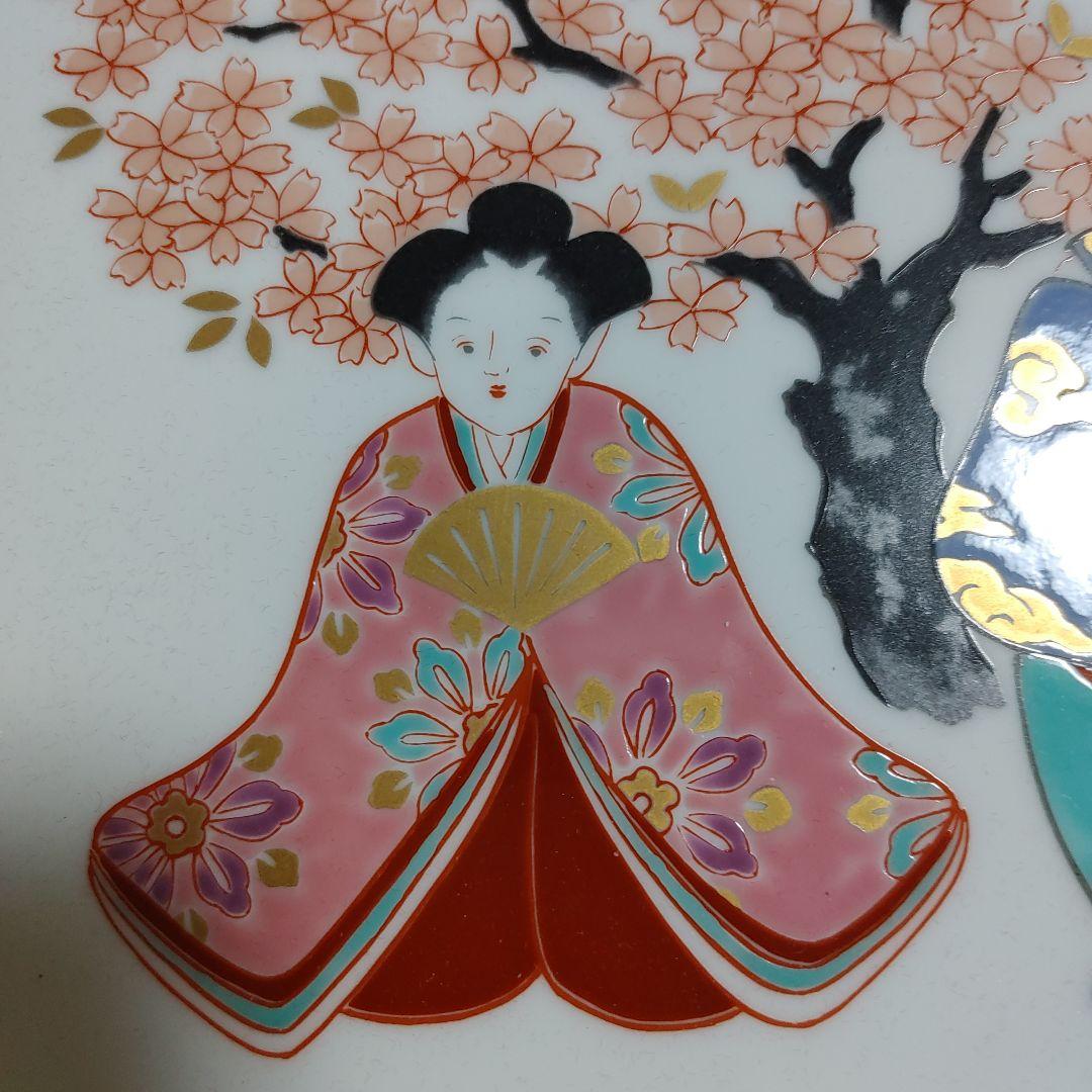 雛人形 桜の絵柄 有田焼額縁 弥左エ門作品です