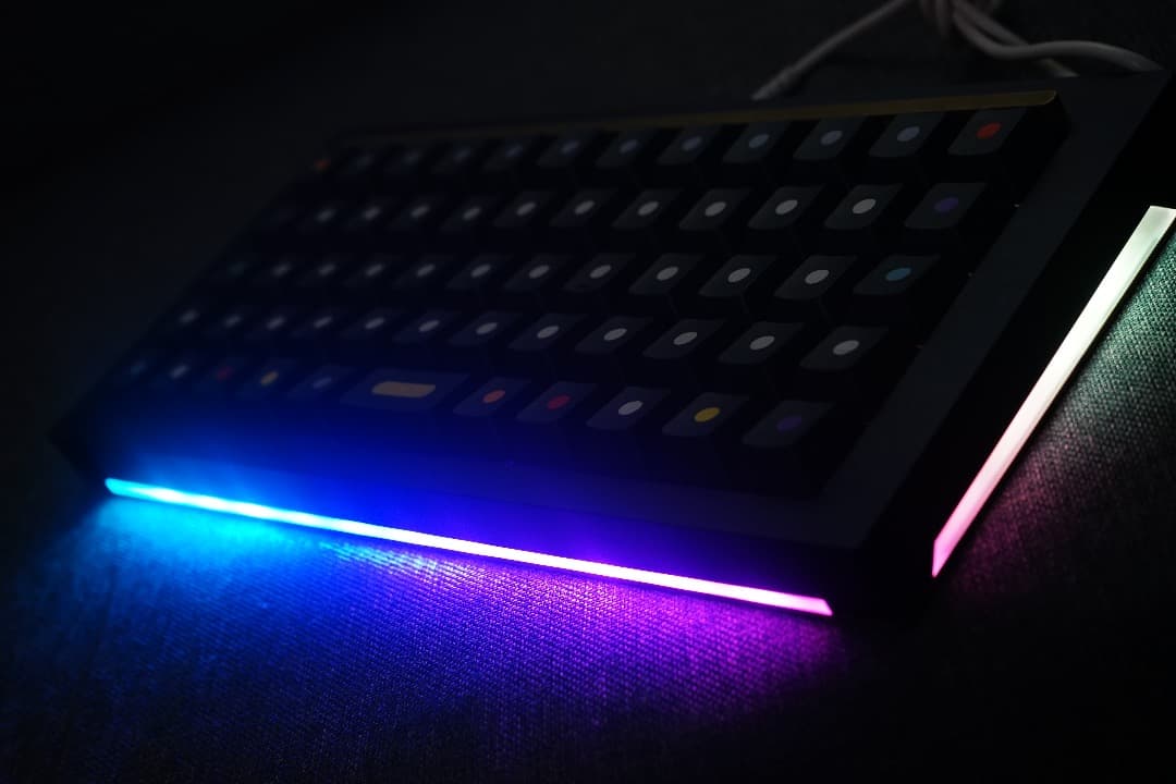 【GB品】自作キーボード Atlas ＋ GMK Dots セット（オーソリニア